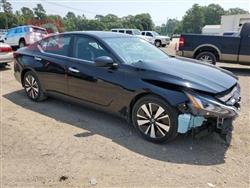 نيسان ألتيما